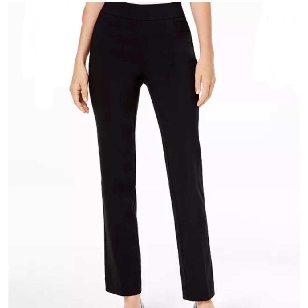 JM Collection
Pull-On High-rise Straight Leg
Pants, black